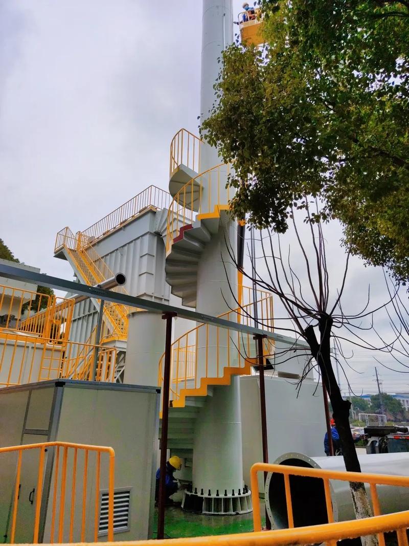 帶旋轉樓梯的煙囪 廢氣處理系統(tǒng)的匠心之作